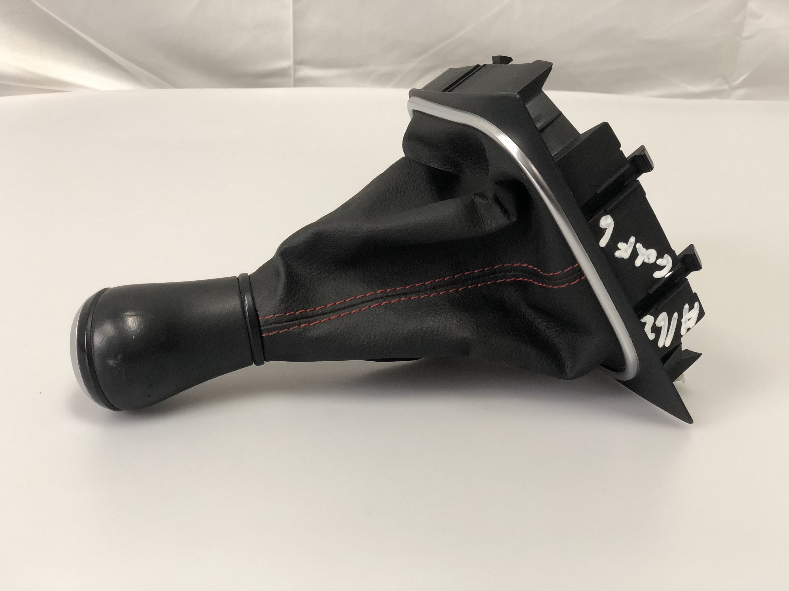 VW GOLF 6 GTI MANUAL GEARSTICK KNOB WITH RED STITCHING LEATHER BOOT PART # 5K0 711 113 G XPR