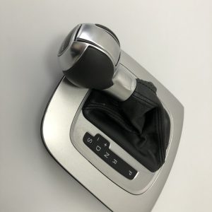 AUDI Q3 TURBO LEATHER GEARSTICK GRIP SHIFTER BLACK BOOT AND SURROUND PART # 8U2 713 139 F TAH