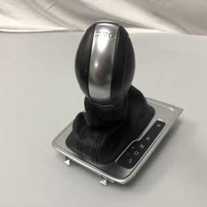 VW PASSAT AUTOMATIC GEAR SELECTOR WITH BLACK LEATHER BOOT – PART # 3AC 713 203 E TVJ