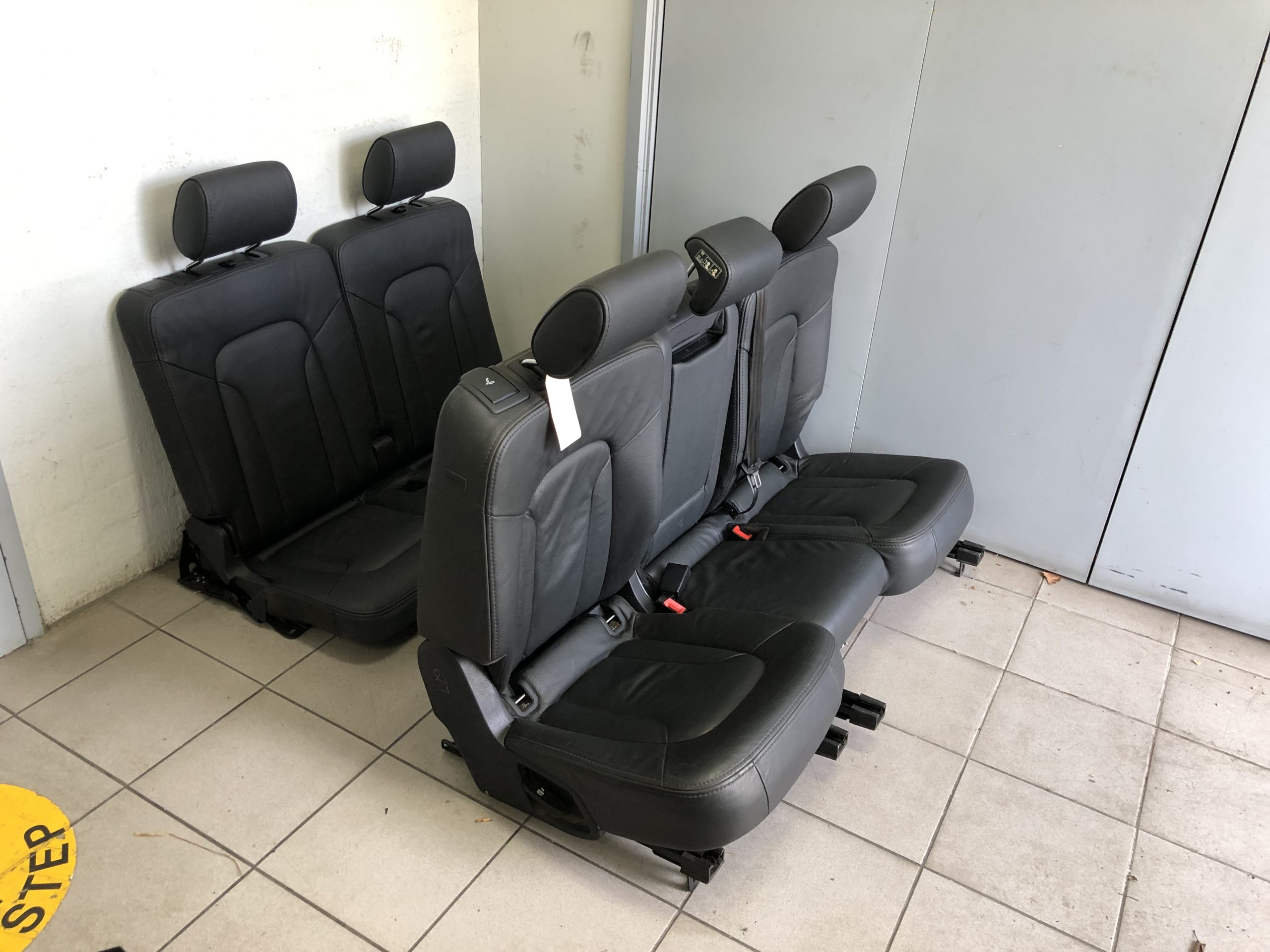 AUDI Q7 2nd AND 3rd ROW LEATHER SEATS