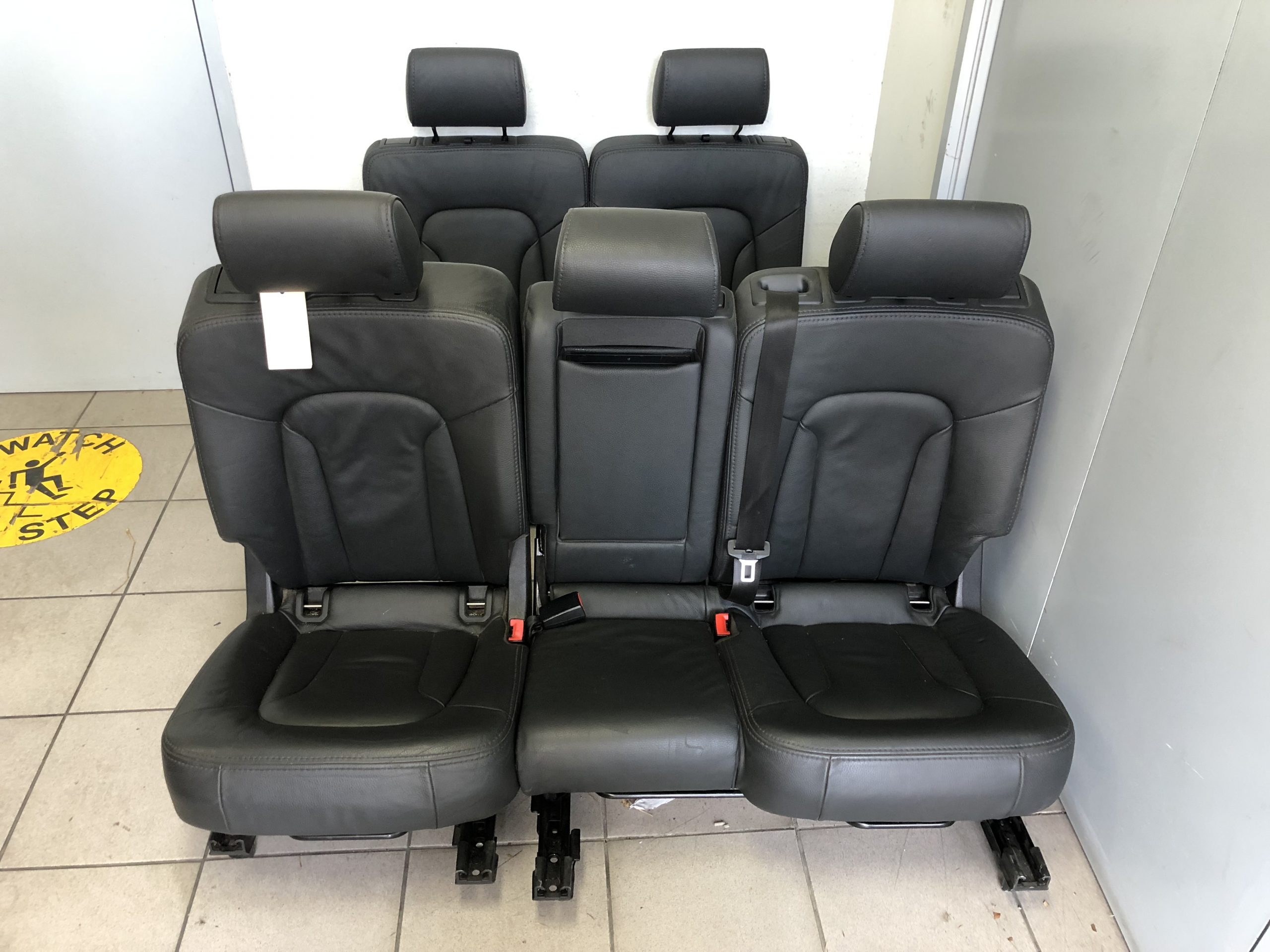 AUDI Q7 2nd AND 3rd ROW LEATHER SEATS